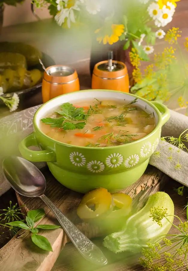 Poznaj 7 sposobów jak uratować przesoloną zupę?